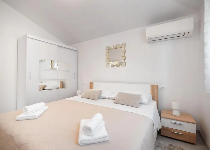 Mare * Макарська